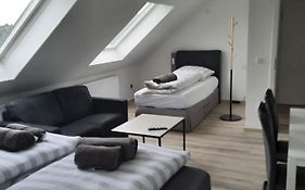 Ferienwohnung Apartment - Free Parking - Wifi - Kitchen